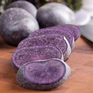 سیب زمینی بنفش استوکس برش خورده